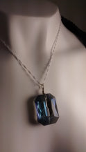 Load image into Gallery viewer, Glass bead pendant
