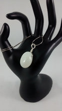 Load image into Gallery viewer, Moonstone bead Necklace
