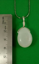 Load image into Gallery viewer, Size of Moonstone bead pendant
